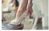 韩国代购正品蕾丝水钻浅口白色鱼嘴婚鞋宴会高跟鞋细跟粗跟大小码