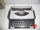 老打字机  复古打字机  老古董打字机  酒吧咖啡厅装饰 橱窗道具
