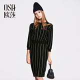 OSA欧莎2015冬季新款女装 百搭条纹字母绣花针织连衣裙SL512003