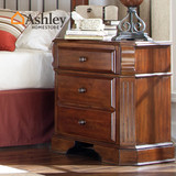 Ashley爱室丽家居 美式传统古典家具 三抽屉实木床头柜 B429