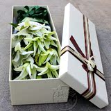 杭州鲜花11朵白百合长形礼盒速递圣诞节余杭区生日花店送花