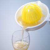 日本进口橙子榨汁器 手动榨汁机家用柠檬器 厨房水果榨橙器原汁机