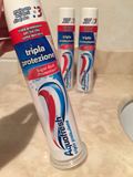 意大利Aquafresh立式牙膏真空按压三色牙膏三重保护立体牙膏100ml