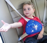 儿童安全汽车座椅防护盘 儿童安全带固定器 安全带调节器防勒脖器