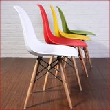 新款宜家新款组装伊姆斯设计师椅休闲洽谈椅餐椅简约实木塑料椅创