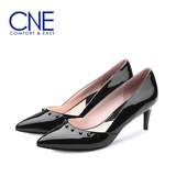 CNE 2016新款尖头铆钉女单鞋中跟细跟女鞋7M57209