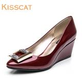 D55111-04QB KISSCAT接吻猫尖头真皮女鞋纯色正装坡跟鞋浅口单鞋