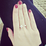 欧美时尚小巧新款甜美可爱雏菊花朵气质镶钻戒指指环批发饰品女