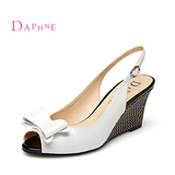 Daphne/达芙妮夏季新款 甜美高坡跟编织凉鞋蝴蝶结一字扣鱼嘴凉鞋