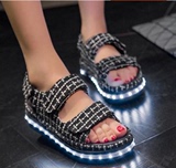 a2016夏同款发光鞋LED女童凉鞋夜光鞋灯光鞋USB充电亲子鞋