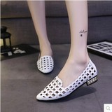 韩版夏季新款女鞋一脚蹬套脚尖头中方跟黑米白色方块镂空洞洞凉鞋