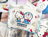 日本代购直邮Hello Kitty×哆啦A梦厚白棉帆布可爱收纳拉链化妆包