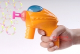 夏日必备儿童玩具新款太空泡泡枪惯性泡泡水手动吹泡泡玩具批发价