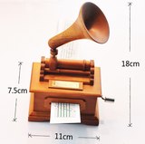 创意礼品DIY复古木质手摇纸带留声机音乐八音盒 小巧精致生日礼物