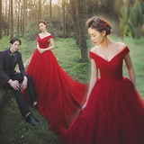 新款影楼婚纱主题拍摄服装外景森系复古大红抹胸长拖尾彩纱礼服