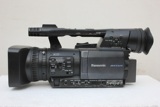 Panasonic/松下 AG-HMC153MC高清 3CCD专业摄像机 SD卡记录