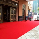 婚庆红地毯一次性红地毯开业加厚拉绒舞台用展览会红地毡加厚