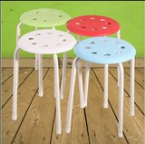 宜家钢管小餐凳塑料圆凳子创意彩色餐椅特价简约欧式铁脚凳包邮
