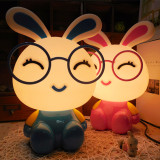 可爱兔子台灯 卡通卧室插电小夜灯 戴眼镜萌兔儿童女生节日礼物
