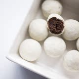 日本进口零食 Meiji明治 galbo ball烘焙白巧克力球52g(70g)