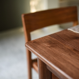 愫居 桌子餐桌书桌 圆腿圆角桌 全实木黑胡桃/橡木 木蜡油环保