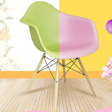 【新品上市】七彩家居餐桌椅舒适电脑椅实木塑料糖果色休闲椅座椅