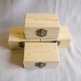 单支装小木盒。小木盒又精致又实用！可放5ml,10ml,15ml精油噢！