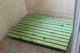 纯实木质地垫 浴房脚垫 淋浴木踏板 浴室地板 香杉防腐木垫 绿色