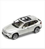 宝马BMW原厂正品X1汽车模型1:18E84雪山白新款合金收藏送礼摆件