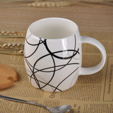 创意陶瓷马克杯简约时尚酒桶杯大容量喝水杯子带盖带勺咖啡杯茶杯