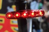 JV自行车长条尾灯 山地车红色警示灯 联排闪烁尾灯5LED单车装备尾