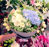 天津同城鲜花速递绣球白玫瑰花束生日礼物母亲节送花韩式高档花束