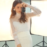 彼姝嫣然 韩国代购女装新款Chuu-纯色修身性感透视蕾丝灯笼袖衬衫