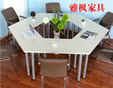 上海学校家具六边形电脑桌学生培训桌梯形桌美术桌彩色组合课桌