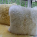 羊毛抱枕含芯可爱沙发靠枕特大号毛绒办公室汽车床头靠垫白色黄色