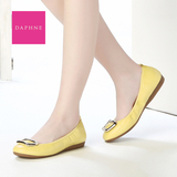 达芙妮女鞋真皮鞋纯皮包头正品牌软皮瓢鞋米白色平底低跟黄色单鞋