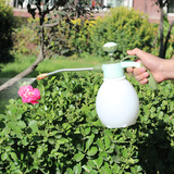 菜多美 园艺工具1.2L白色浇花喷壶 家用喷雾器气压式喷水壶浇水壶