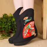 冬季新品老北京布鞋女靴 舒适厚底防水台复古绣花靴子套筒中筒靴