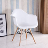 伊姆斯椅子 塑料成人椅子创意靠背餐椅白色 设计师电脑椅 洽谈椅