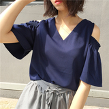 2016韩国东大门夏装新款 宽松蓝色V领露肩褶皱短袖衬衫 女上衣