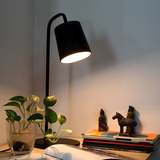 现代简约书房台灯个性创意卧室床头办公室学生宿舍温馨铁艺灯具