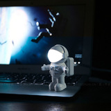 包邮 小夜灯创意宇航员电脑灯 USB插电LED节能太空人笔记本键盘