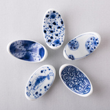 日本进口蓝凛堂椭圆和风筷架  不规则元宝形陶瓷创意筷子架勺架
