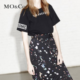 MO&Co.T恤夏季圆领短袖字母数字胶印休闲百搭T恤MA152TST48 moco