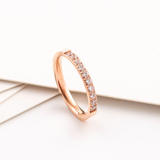 新款满钻18k玫瑰金戒指女日韩版潮食指尾戒饰品钛钢指环不褪色