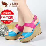 【热卖】骆驼女鞋 牛皮坡跟防水台拼色厚底女凉鞋 夏季气质
