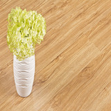 武汉扬子复合地板        超实木健康系列仿真型 · 自然橡木