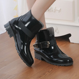 包邮低筒帮雨鞋雨靴时尚个性扣马丁女学生板鞋防滑水鞋
