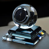 高档汽车香水座带时钟表时间创意水晶球透明车载车用车内饰品摆件