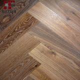 伯庭地板-法国橡木烟熏人字拼多层实木复合地板,EO环保木蜡油.
